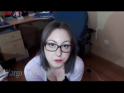 ❤️ Ragazza sexy con gli occhiali succhia il dildo profondamente sulla macchina fotografica Video di sesso di qualità al it.befuck-net.ru ️❤