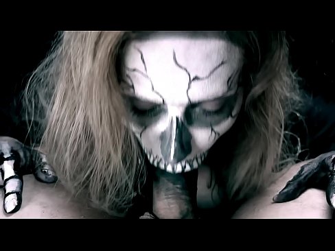 ❤️ Ragazza demone che succhia il cazzo con la sua bocca nera e ingoia lo sperma Video di sesso di qualità al it.befuck-net.ru ️❤